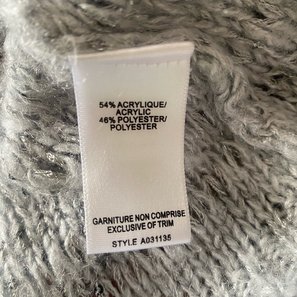 CHIC by Jacob grey long sleeved Round Neck sparkly/glitter Sweater Size Medium - Picture 10 of 11